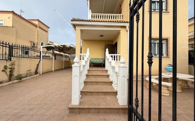 Revente - Villa -
Orihuela Costa - Lomas De Don Juan