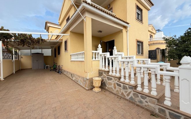 Revente - Villa -
Orihuela Costa - Lomas De Don Juan