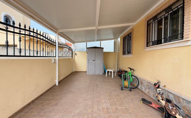 Revente - Villa -
Orihuela Costa - Lomas De Don Juan