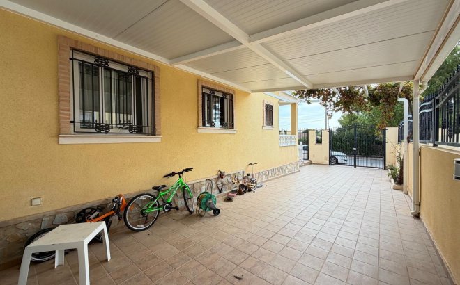Revente - Villa -
Orihuela Costa - Lomas De Don Juan