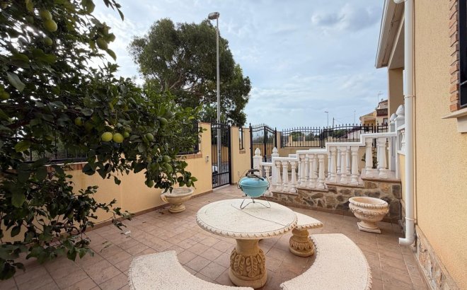 Revente - Villa -
Orihuela Costa - Lomas De Don Juan