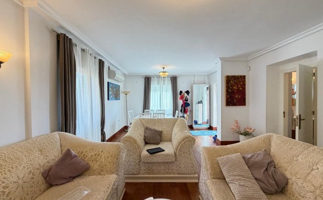 Revente - Villa -
Orihuela Costa - Lomas De Don Juan