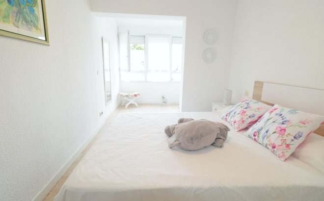 Revente - Town House -
Torrevieja - Playa De Los Naufragos