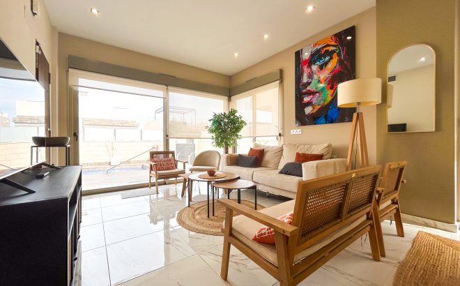 Revente - Villa -
Villamartin - Costa Blanca