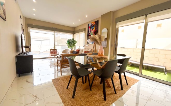 Revente - Villa -
Villamartin - Costa Blanca