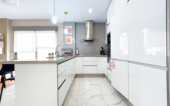 Revente - Villa -
Villamartin - Costa Blanca