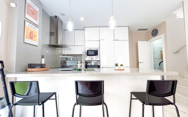 Revente - Villa -
Villamartin - Costa Blanca