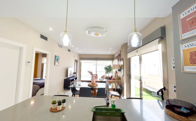 Revente - Villa -
Villamartin - Costa Blanca