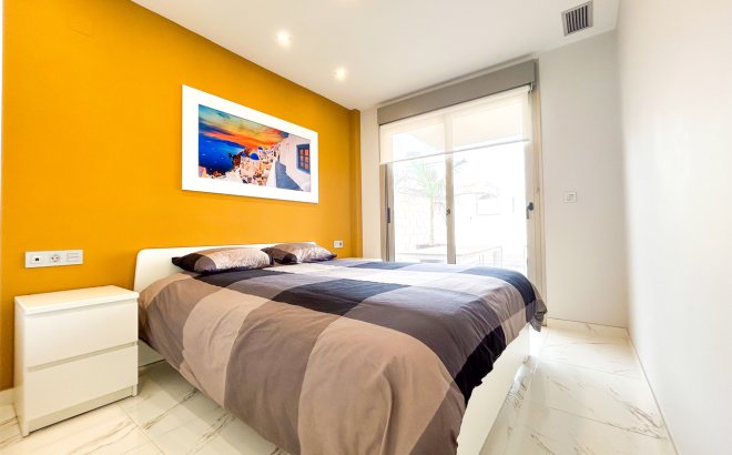 Revente - Villa -
Villamartin - Costa Blanca