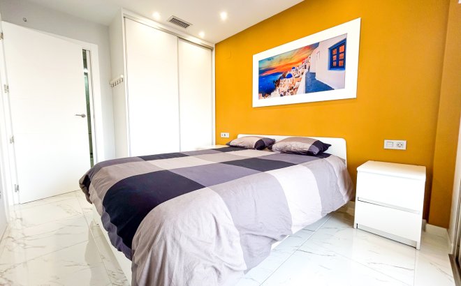 Revente - Villa -
Villamartin - Costa Blanca
