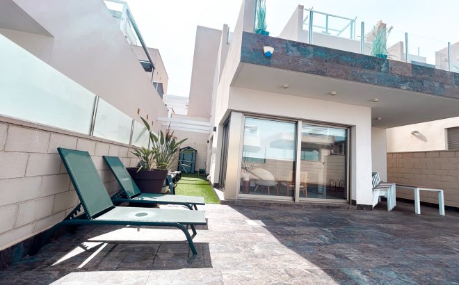 Revente - Villa -
Villamartin - Costa Blanca