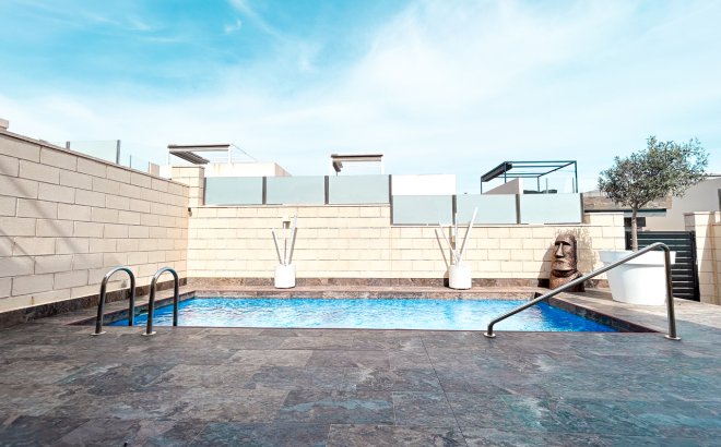 Revente - Villa -
Villamartin - Costa Blanca