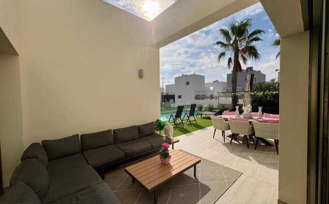 Resale - Villa -
Benijofar - Costa Blanca