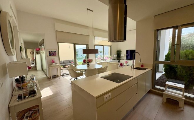 Resale - Villa -
Benijofar - Costa Blanca