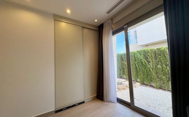 Resale - Villa -
Benijofar - Costa Blanca