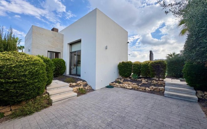 Resale - Villa -
Benijofar - Costa Blanca