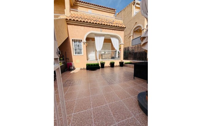 Revente - Appartement -
Orihuela Costa - Costa Blanca