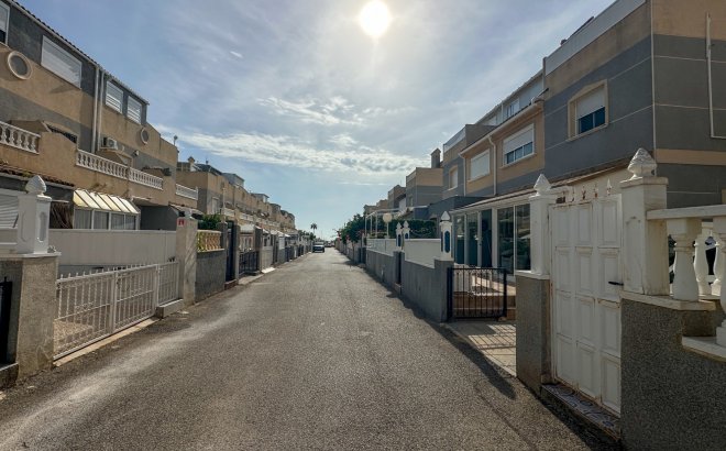 Resale - Town House -
Orihuela Costa - Costa Blanca