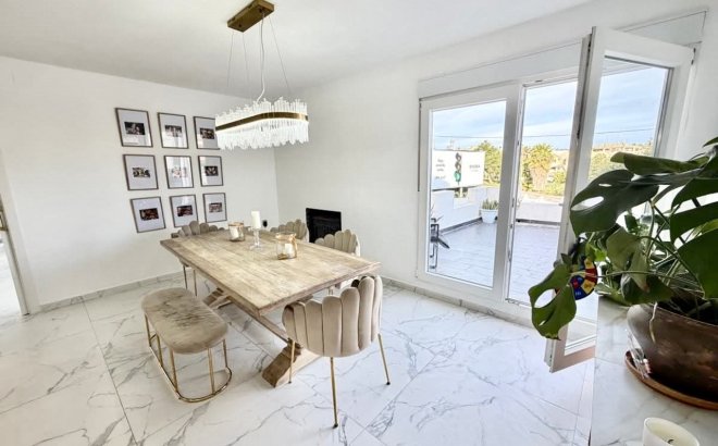 Resale - Villa -
Villamartin - Costa Blanca