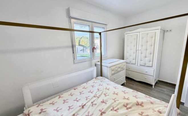 Resale - Villa -
Villamartin - Costa Blanca
