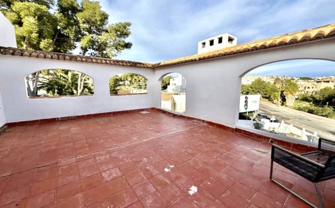 Resale - Villa -
Villamartin - Costa Blanca