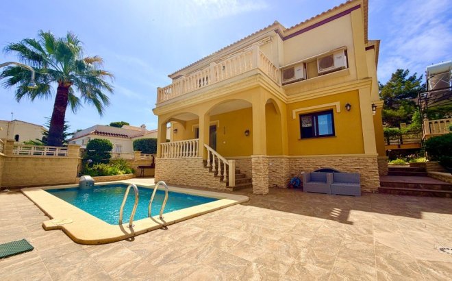 Herverkoop - Villa -
Orihuela Costa - Costa Blanca