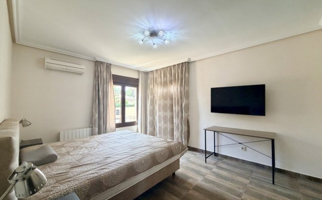 Herverkoop - Villa -
Orihuela Costa - Costa Blanca