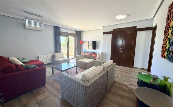 Herverkoop - Villa -
Orihuela Costa - Costa Blanca