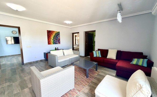 Herverkoop - Villa -
Orihuela Costa - Costa Blanca