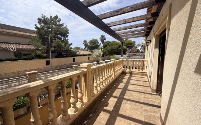 Herverkoop - Villa -
Orihuela Costa - Costa Blanca