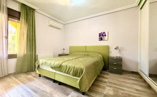 Herverkoop - Villa -
Orihuela Costa - Costa Blanca
