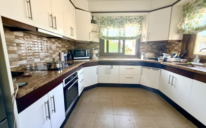 Herverkoop - Villa -
Orihuela Costa - Costa Blanca