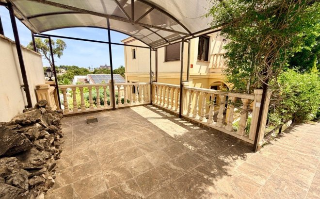 Herverkoop - Villa -
Orihuela Costa - Costa Blanca