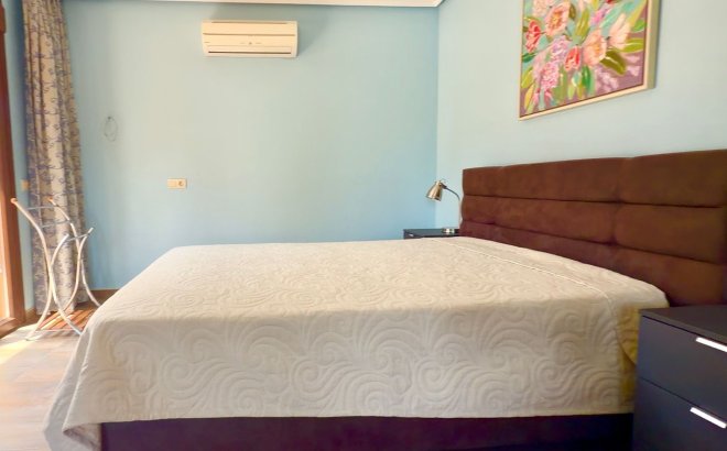 Herverkoop - Villa -
Orihuela Costa - Costa Blanca