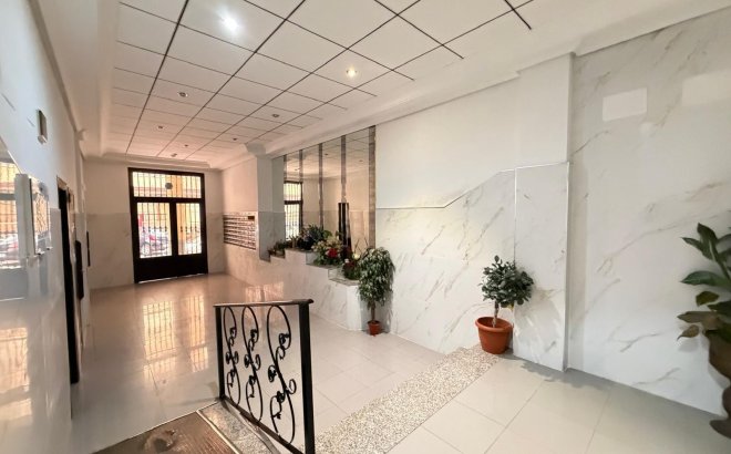 Revente - Appartement -
Torrevieja - PARQUE DE LAS NACIONES