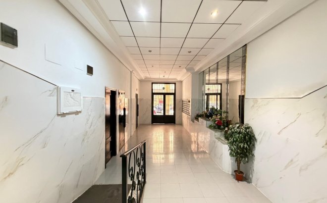 Revente - Appartement -
Torrevieja - PARQUE DE LAS NACIONES
