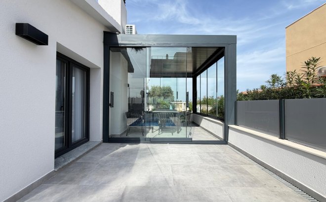 Resale - Villa -
Torrevieja - Punta Prima