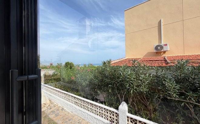 Resale - Villa -
Torrevieja - Punta Prima
