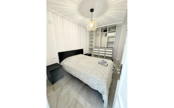 Resale - Apartment -
Torrevieja - Centro
