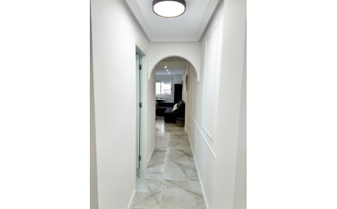 Resale - Apartment -
Torrevieja - Centro