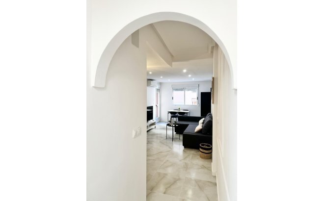 Resale - Apartment -
Torrevieja - Centro