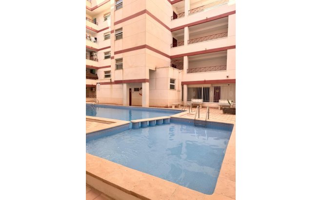 Resale - Apartment -
Torrevieja - Centro