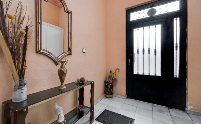 Resale - Apartment -
Torrevieja - Centro