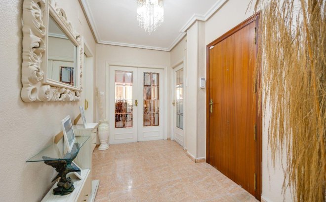 Resale - Apartment -
Torrevieja - Centro