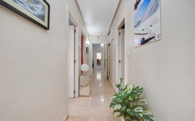 Resale - Apartment -
Torrevieja - Centro
