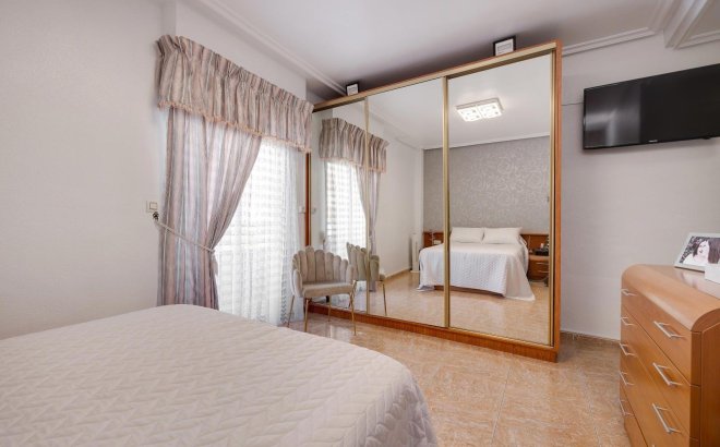 Resale - Apartment -
Torrevieja - Centro