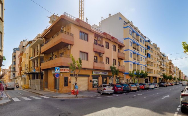 Resale - Apartment -
Torrevieja - Centro