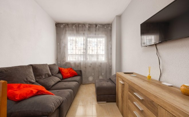 Revente - Appartement -
Torrevieja - Estacion De Autobuses