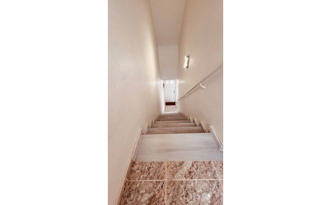 Resale - Apartment -
Villamartin - Costa Blanca