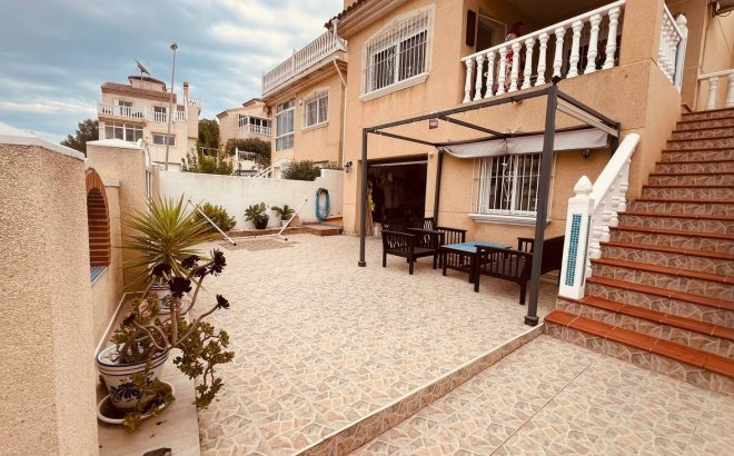 Revente - Villa -
Villamartin - Costa Blanca